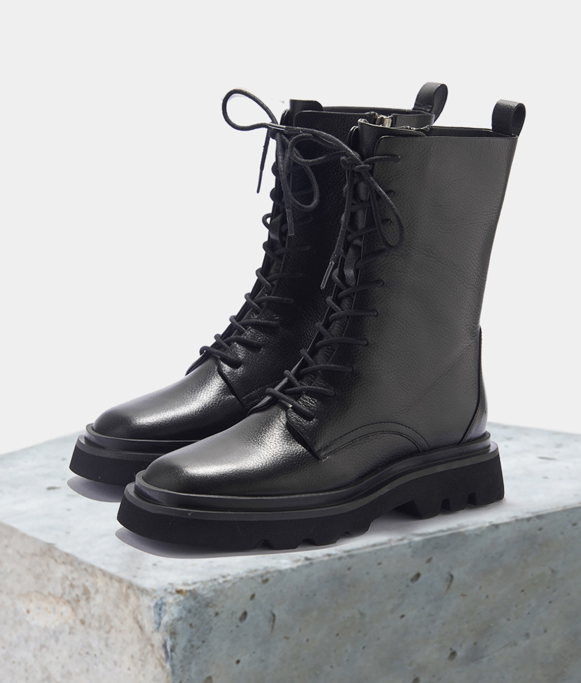 32238 / Lavce up Welted Boot
